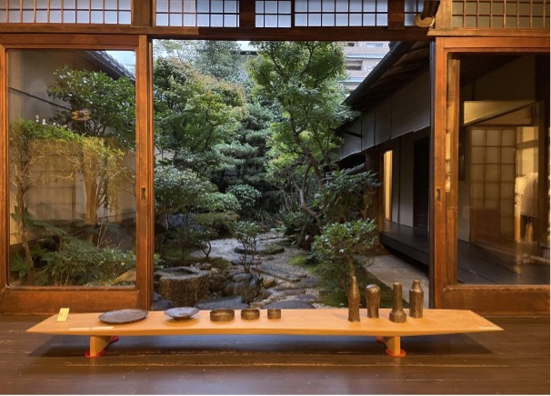 Zen.nl, Zen, meditatie, leren mediteren, kijken, Kyoto, zentuin, Japan, schoonheid, rust, concentratie, vertragen, grind, esthetiek, boeddhisme, perspectief, ruimte